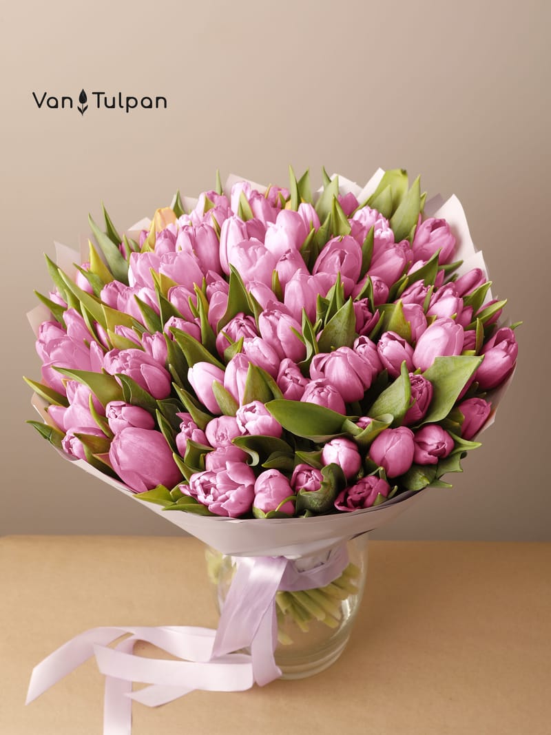 Букет из 101 розового тюльпана, пленка