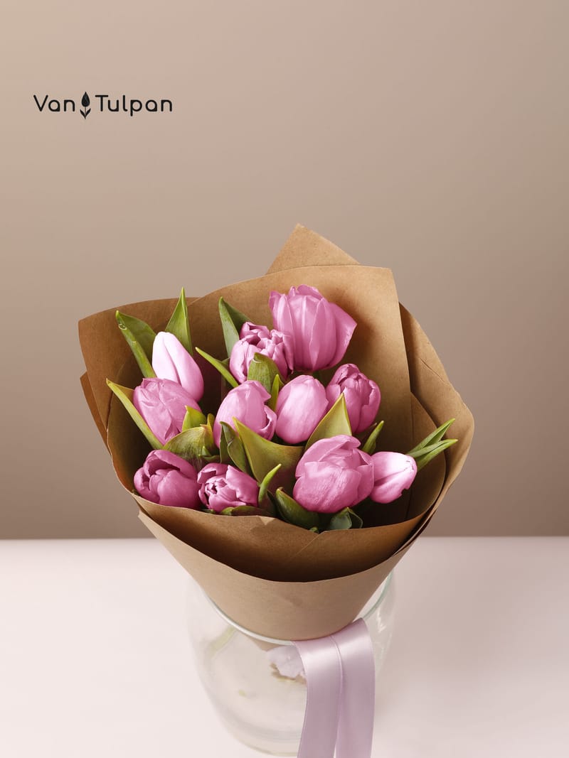 Букет из 11 розового тюльпана, крафт