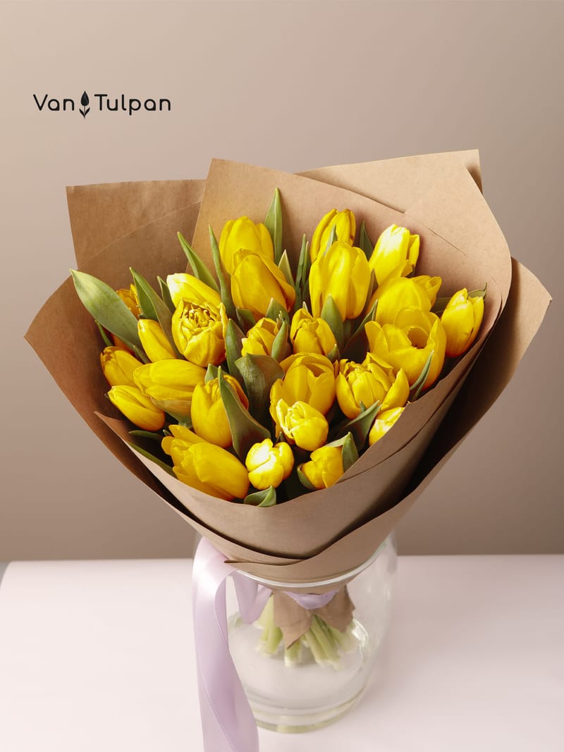 Букет из 25 желтого тюльпана, крафт